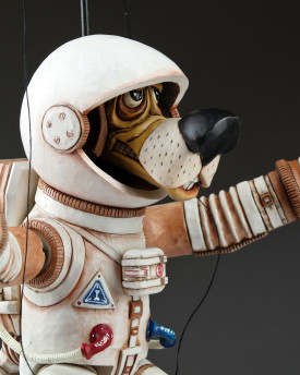 Dogstronaut – Marionetta in legno intagliata a mano di un cane coraggioso