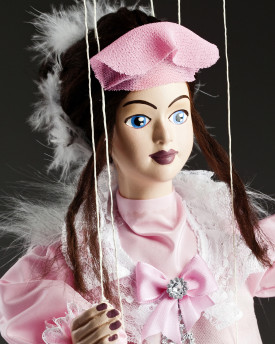 Schöne Aschenputtel - eine Marionette in einem rosa Kleid mit einem Schleier