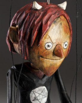 Superstar Diable - une marionnette en bois au look original