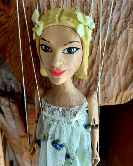 Eine zarte Feenmarionette