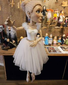 Élégante Ballerine aux Yeux Clignotants