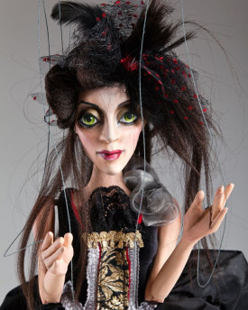Ruby - eine Marionette mit einem faszinierenden Blick