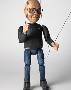 Handgeschnitzte Marionette nach einem Foto