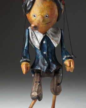 Superstar Pinocchio - une marionnette en bois au look original